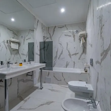 Perla Luxury Hotel
